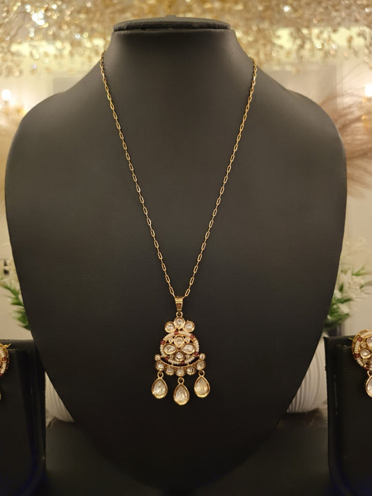 Kundan Teardrop Pendant Set