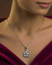 Blanc Bloom Pendant