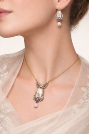 Noor Pendant Set