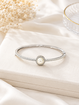 Pearl Halo Luxe Bangle