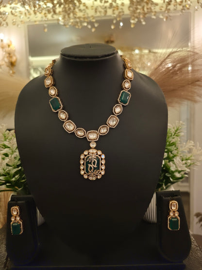 Noorjahaan emerald pendant set