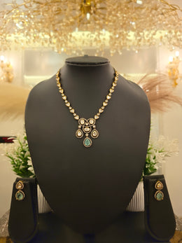 Emerald Grace Kundan Necklace Set