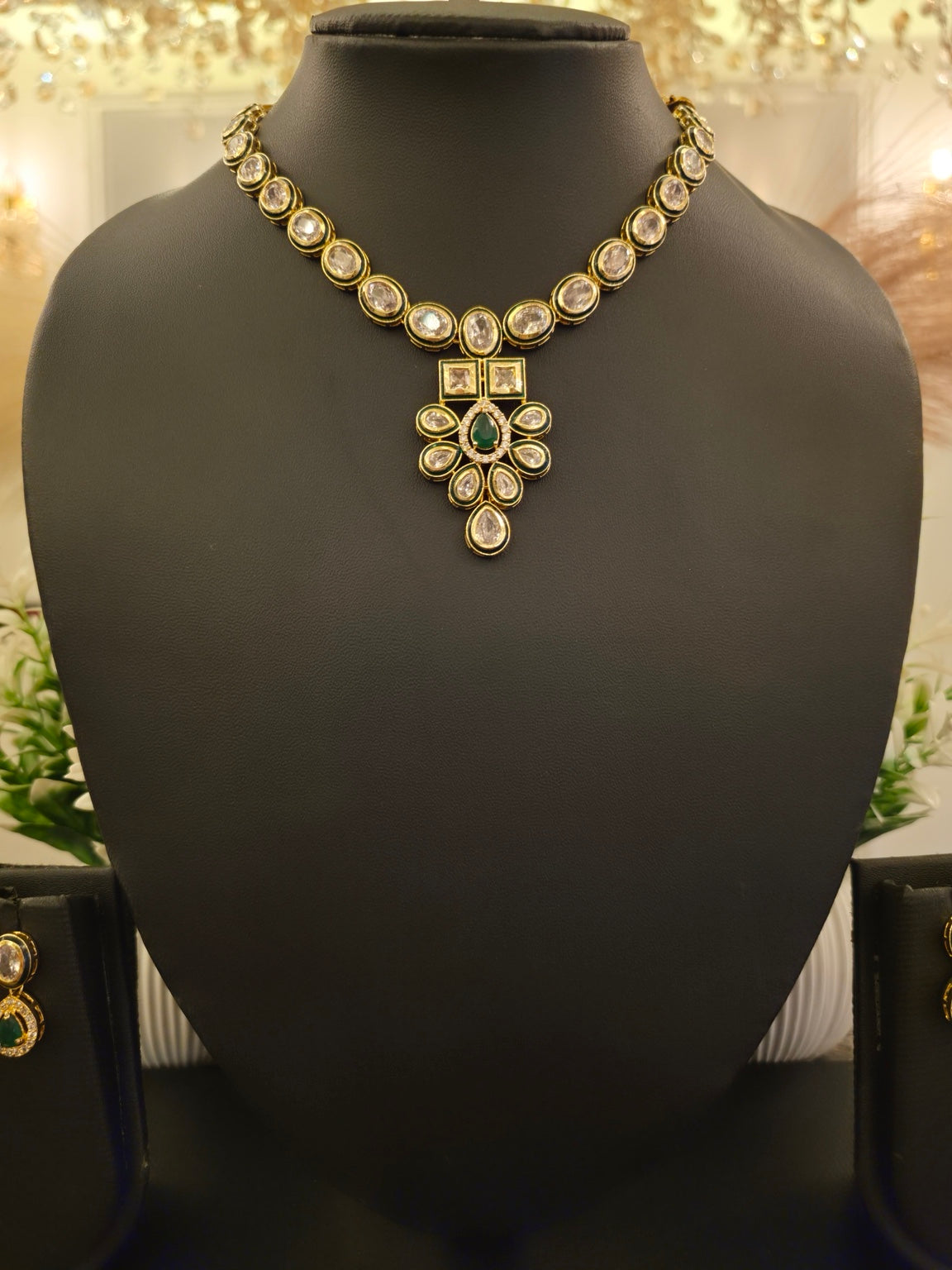 Emerald Petal Minimal Necklace Set