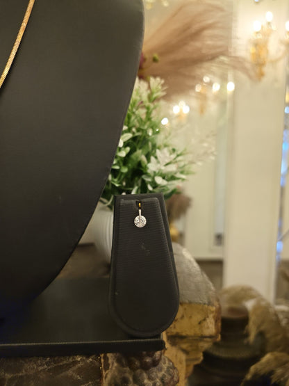 Solitaire Glow Minimal Pendant Set