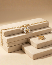 Turtle charm and shine bracelet with aura G pearl ring