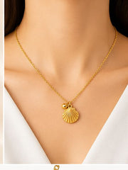 Sea shell luxe pendant