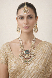 Royal Pearl Kundan haar Set with Maang Tikka