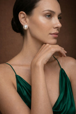 Aira Pearl Everyday Studs