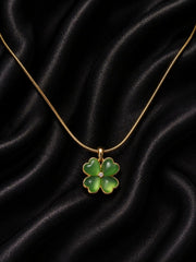 Lunara Clover Pendant