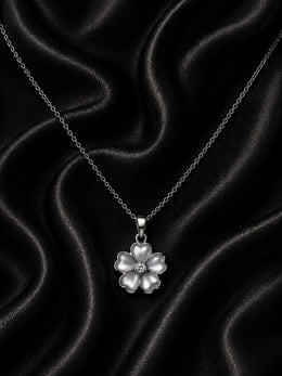Blanc Bloom Pendant